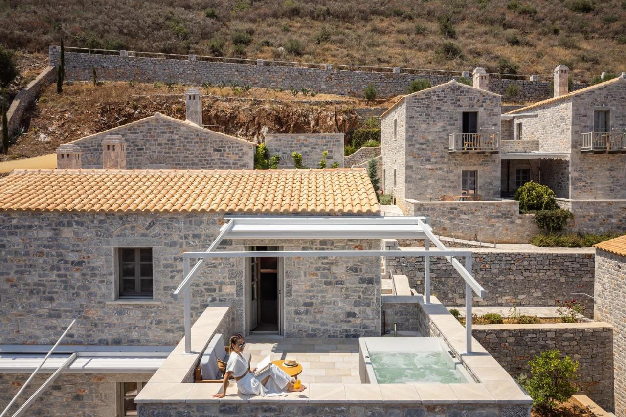 Trapela Limeni Luxury Suites Exterior foto