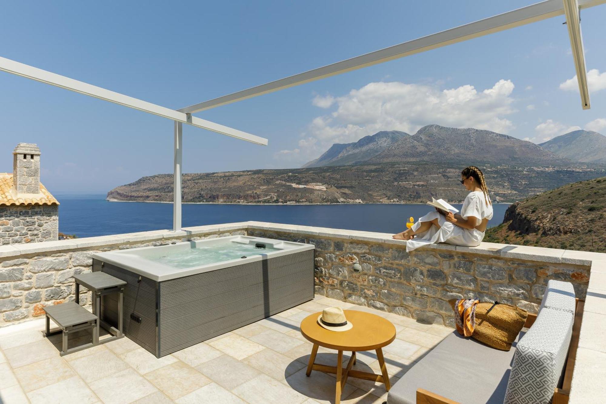 Trapela Limeni Luxury Suites Habitación foto